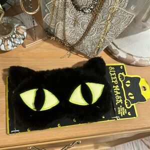 Sleep Mask 🐱 💋💄